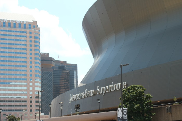 hop-on-hop-off-new-orleans-city-sightseeing-bus-tours-mercedes-benz-superdome