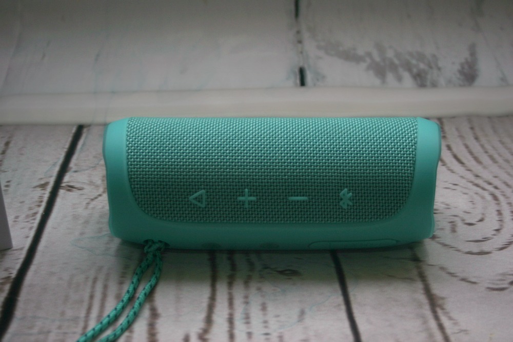 jbl flip 4  waterproof portable bluetooth speaker review